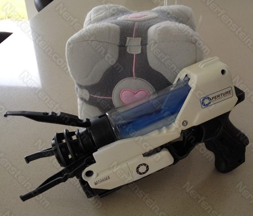 Nerf-mod-portal-gun-chell-pistol-companion-cube Nerf Portal gun chell ultra portable pistol and companion cube