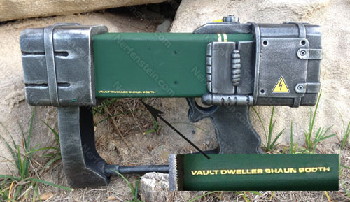 shaun-aep7-fallout-laser-pistol-eva-prop-build-left AEP7 Laser Pistol from Fallout personalised to Vault Dweller Shaun
